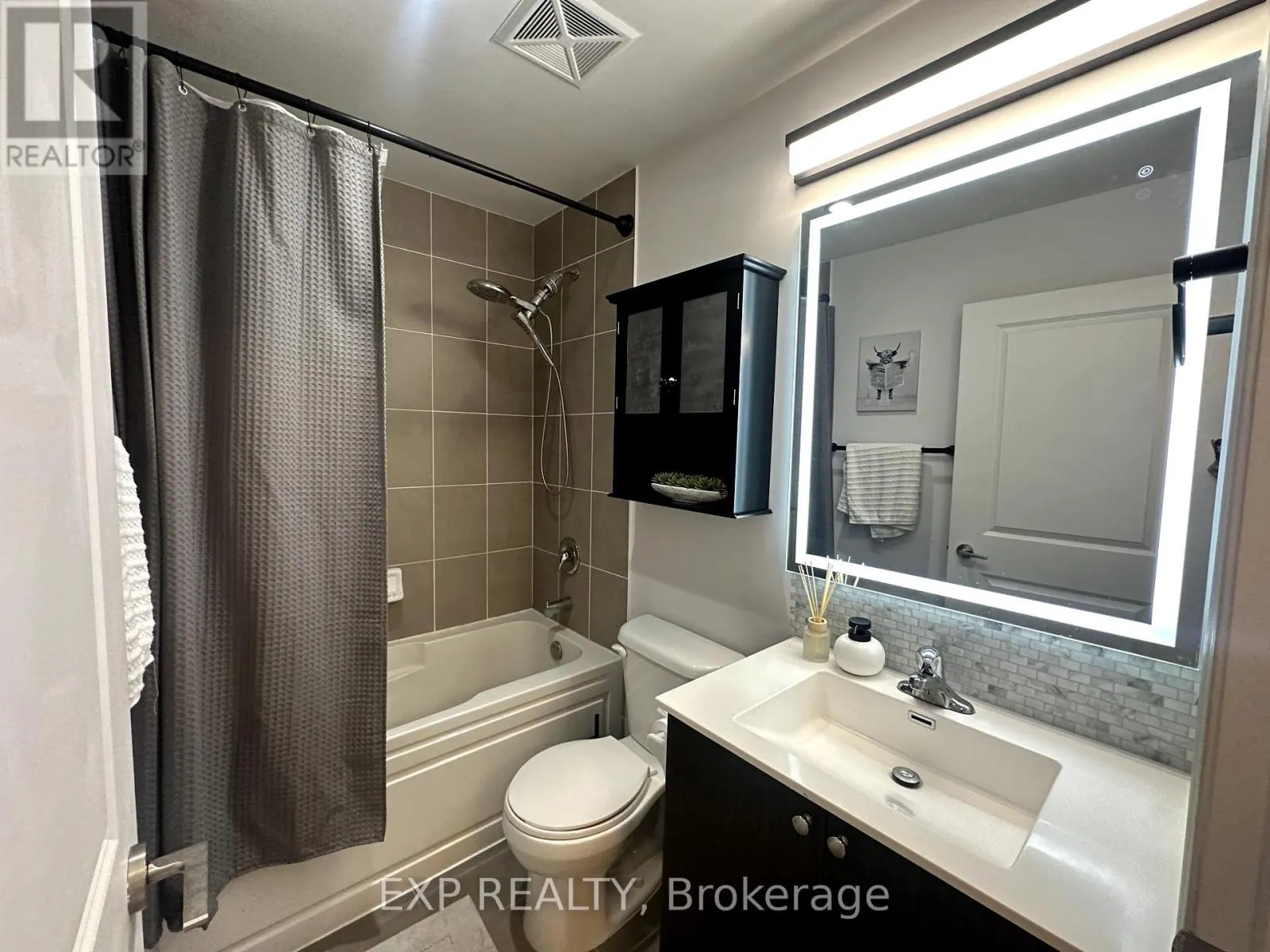 602 - 39 ANNIE CRAIG DRIVE