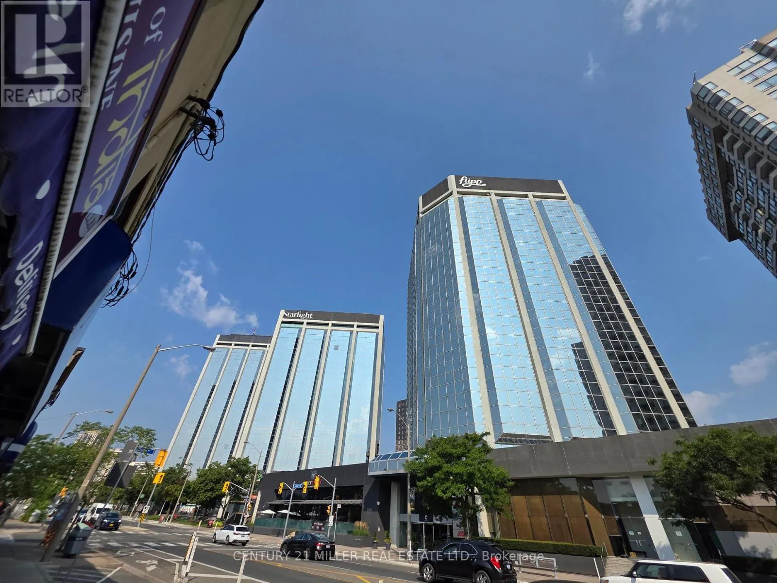 3321 BLOOR STREET W