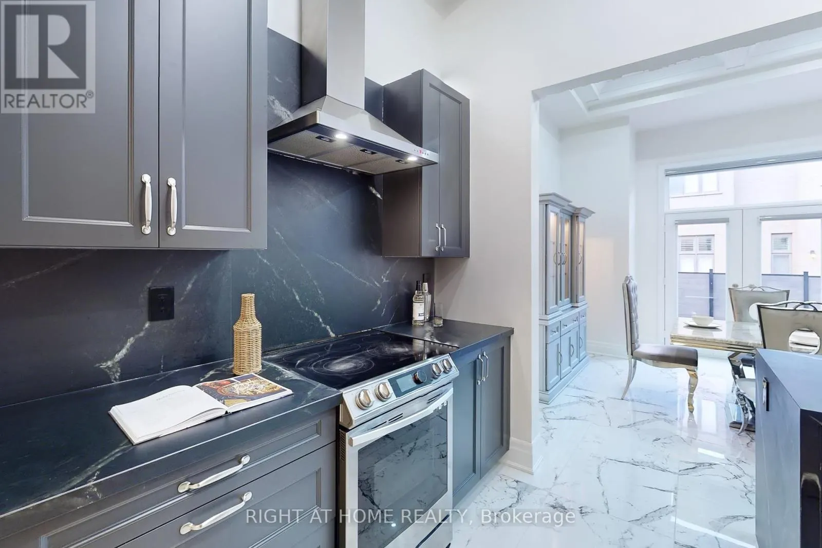 1199 QUEENS PLATE ROAD E