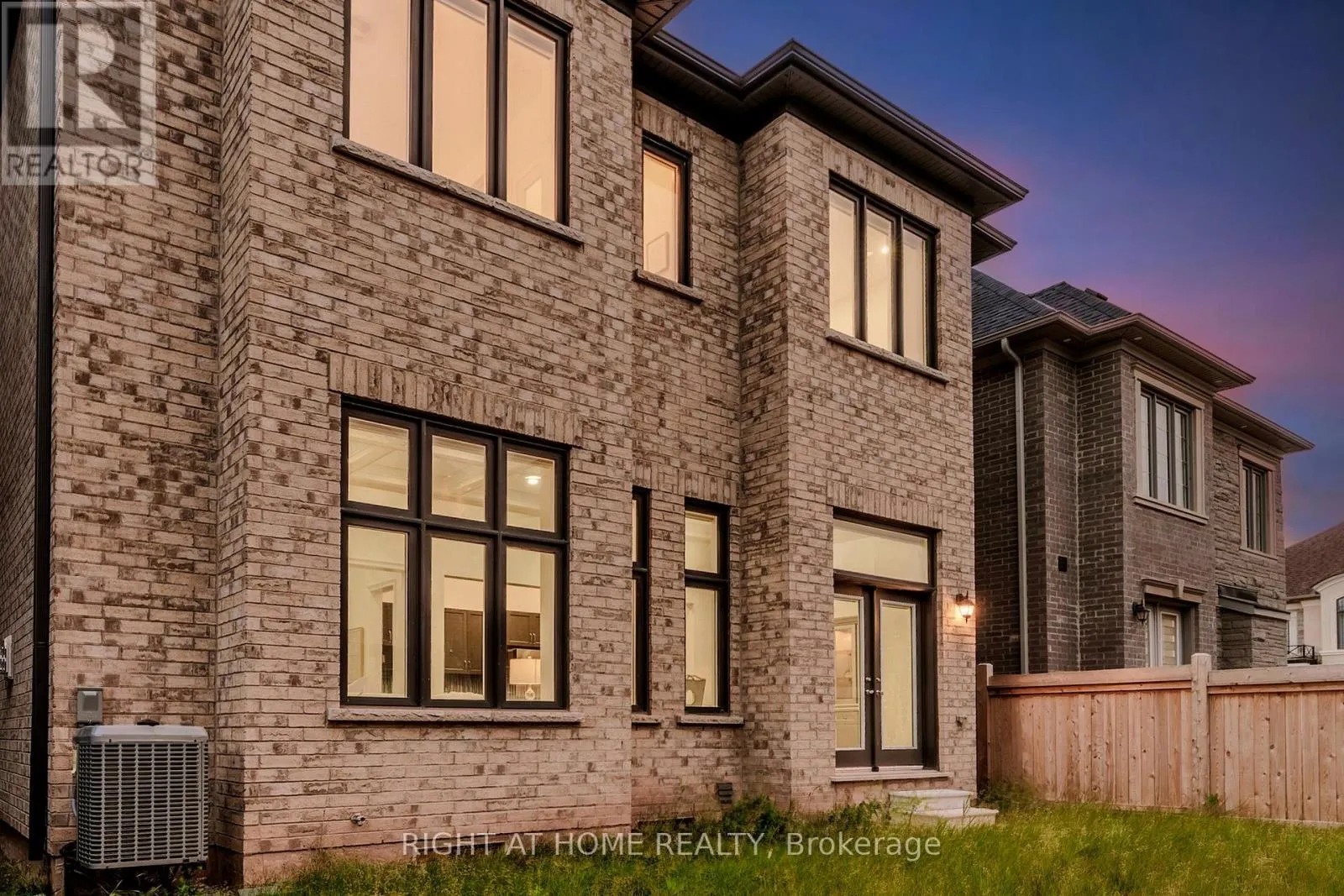 1199 QUEENS PLATE ROAD E