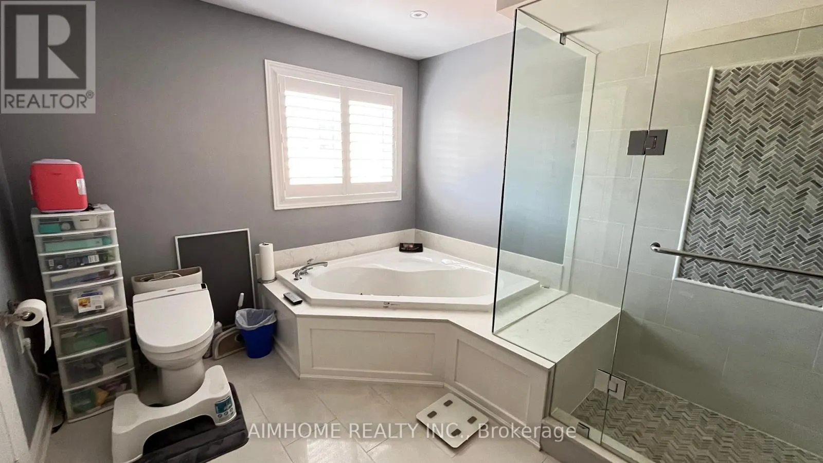 MAIN AND UPPER - 881 KNOTTY PINE GROVE