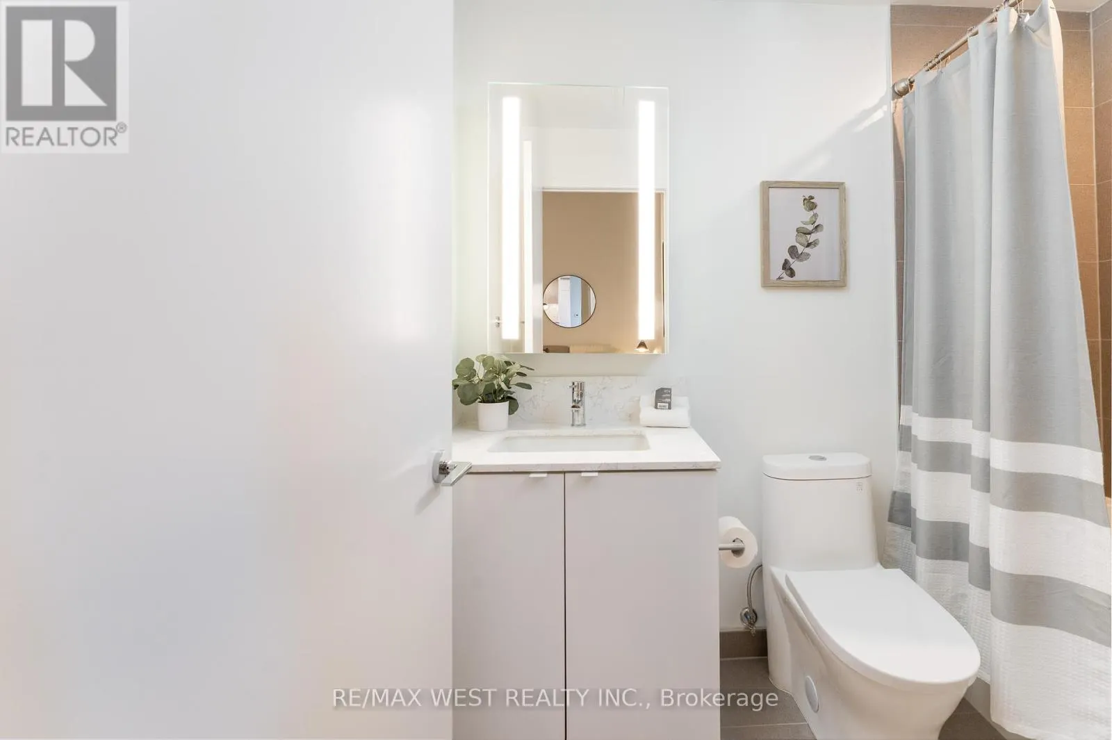 413 - 270 DUFFERIN STREET