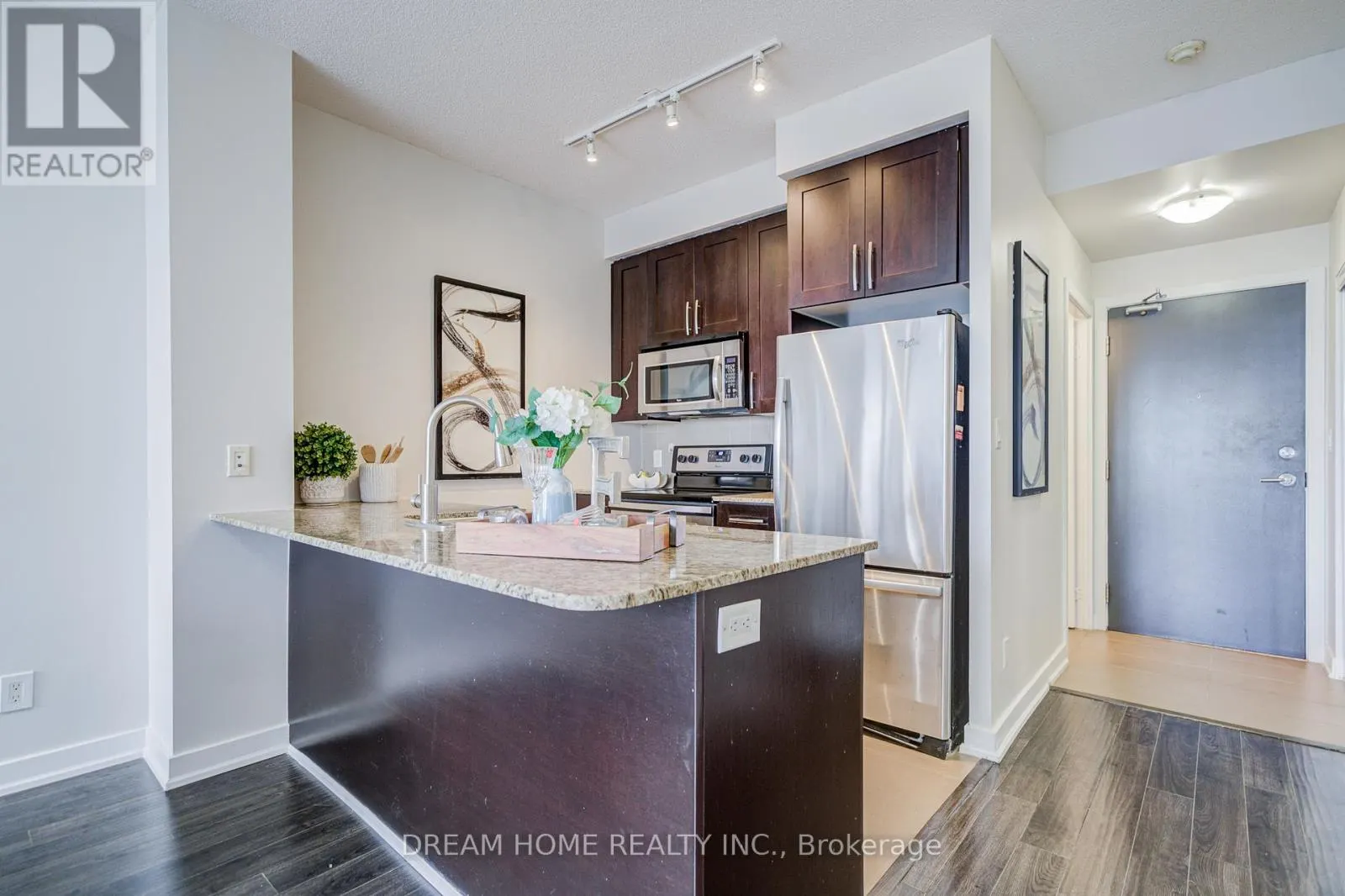 2408 - 4070 CONFEDERATION PARKWAY