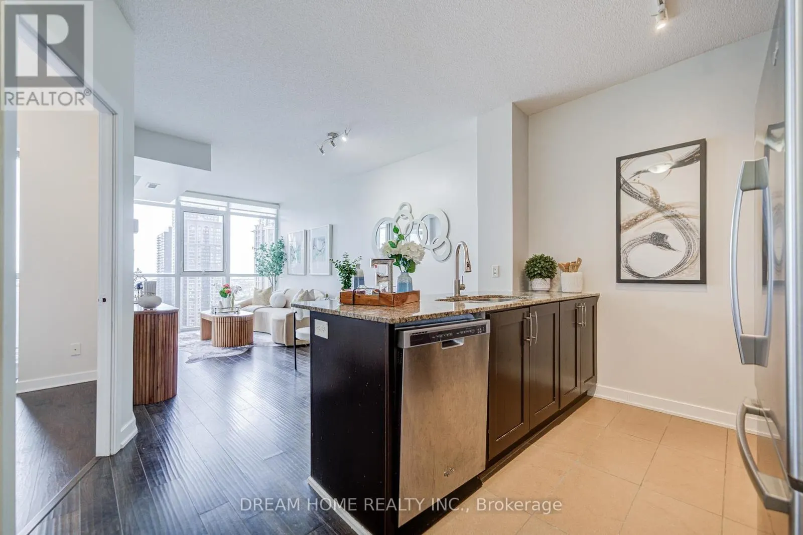2408 - 4070 CONFEDERATION PARKWAY