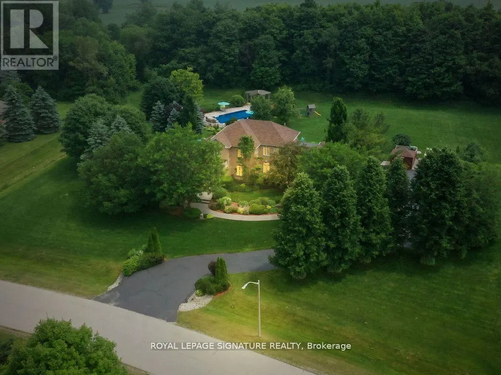 10 FOREST RIDGE CRESCENT