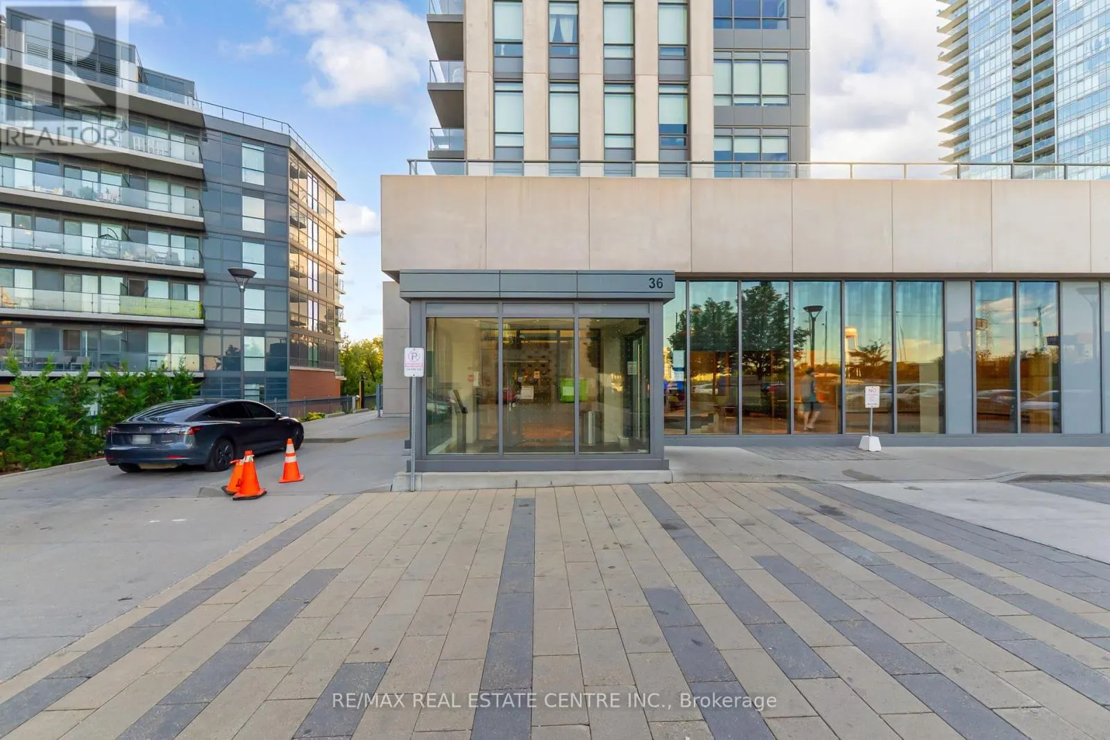 2209 - 36 PARK LAWN ROAD