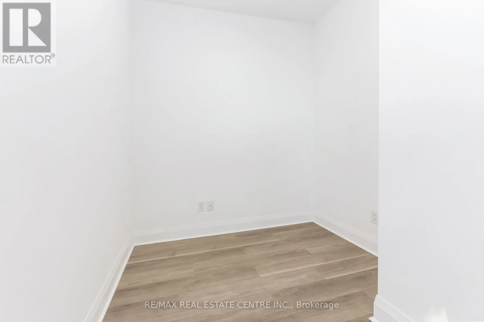 2209 - 36 PARK LAWN ROAD