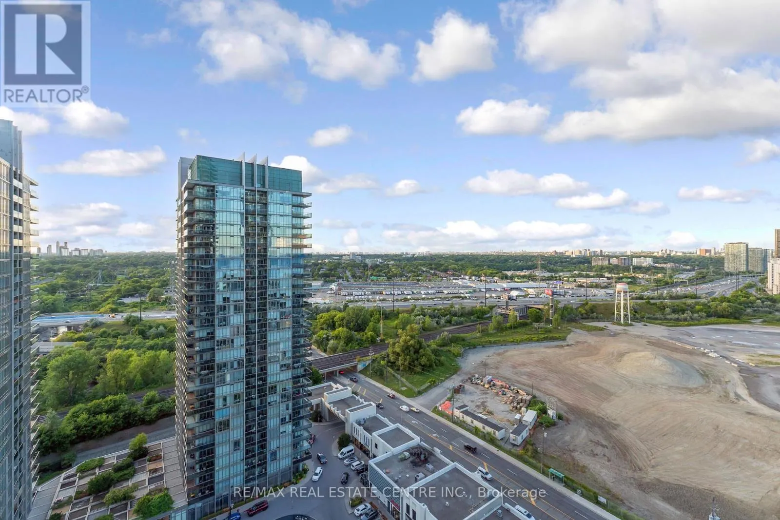 2209 - 36 PARK LAWN ROAD