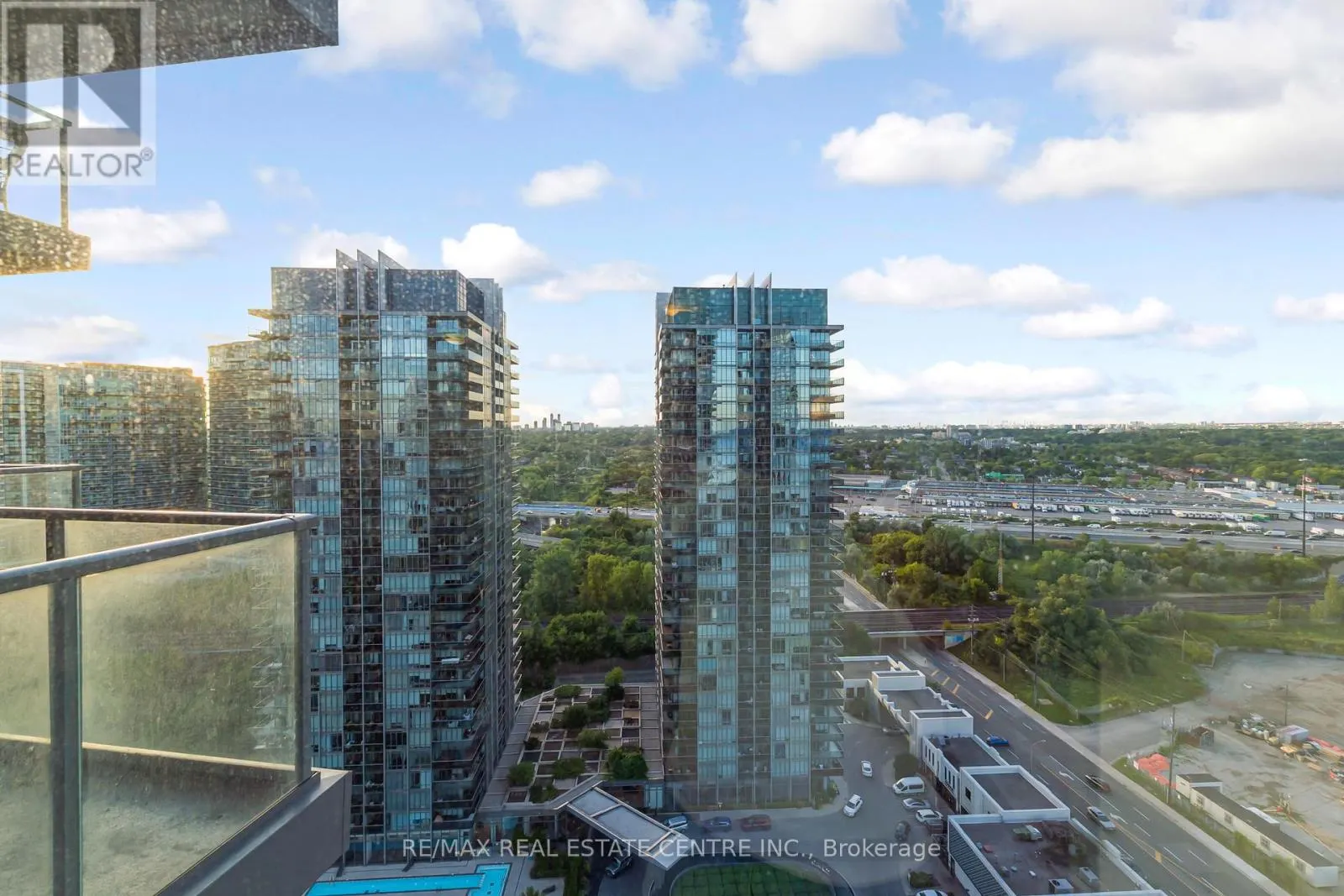 2209 - 36 PARK LAWN ROAD