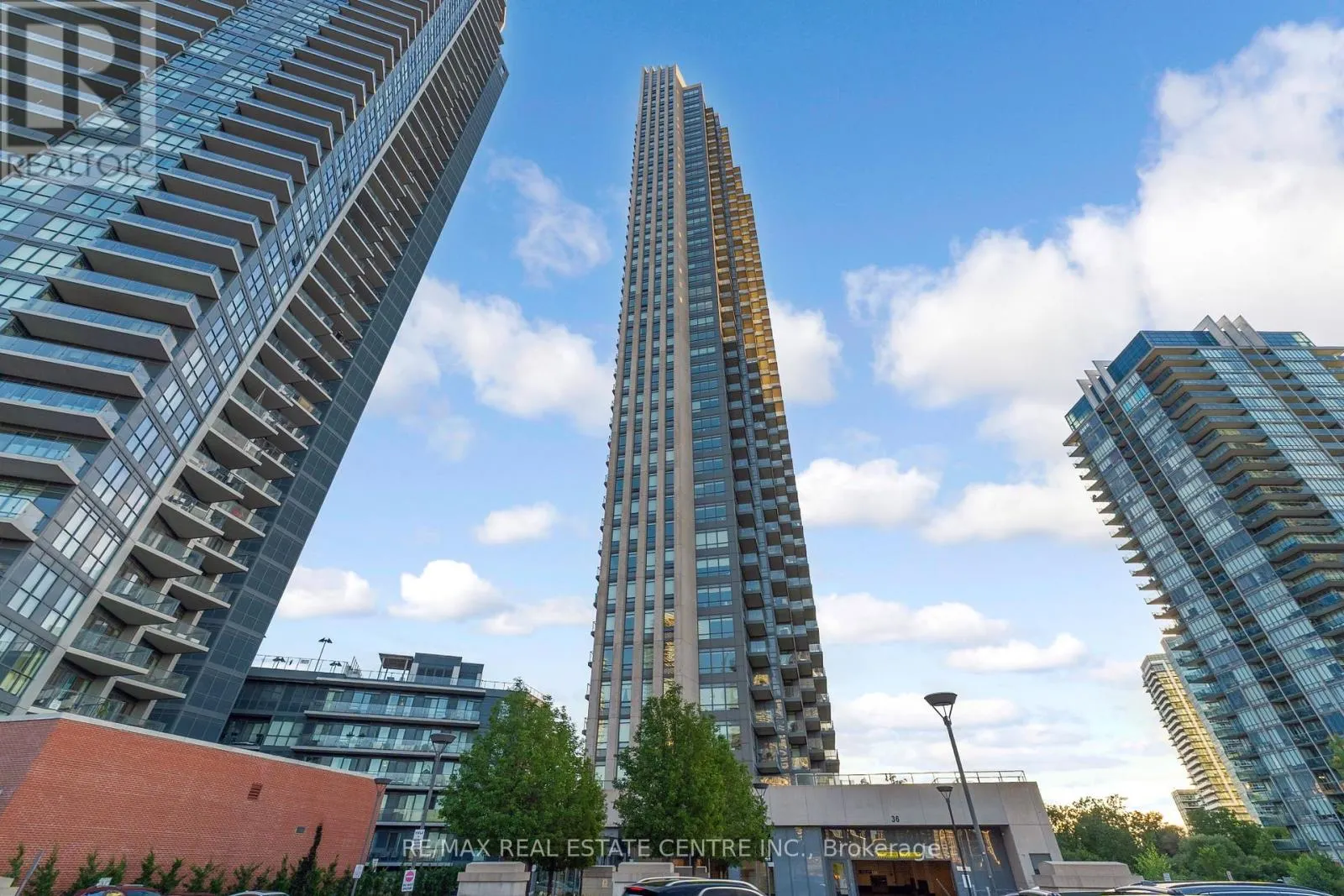 2209 - 36 PARK LAWN ROAD