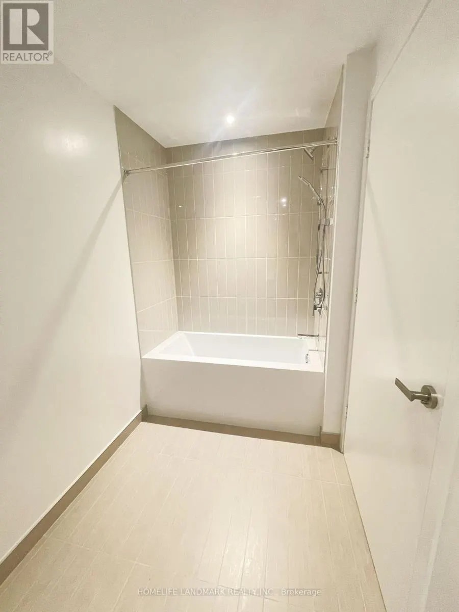 2812 - 3900 CONFEDERATION PARKWAY