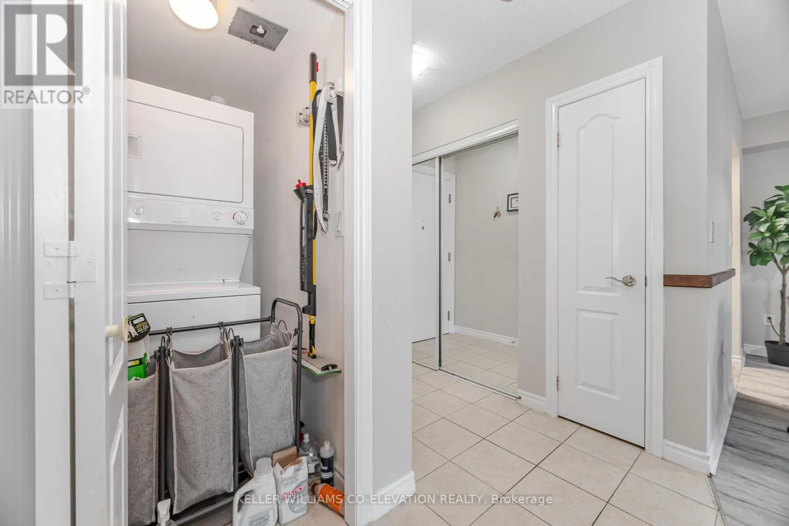 410 - 2088 LAWRENCE AVENUE W