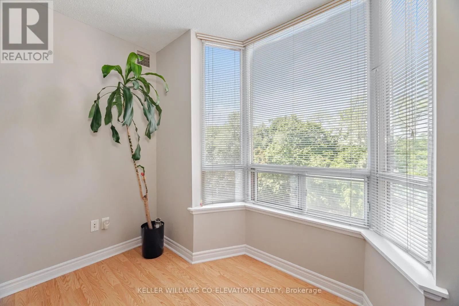 410 - 2088 LAWRENCE AVENUE W