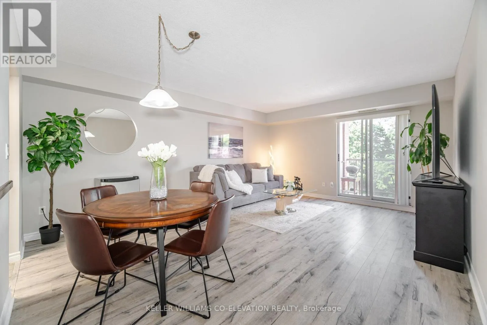 410 - 2088 LAWRENCE AVENUE W
