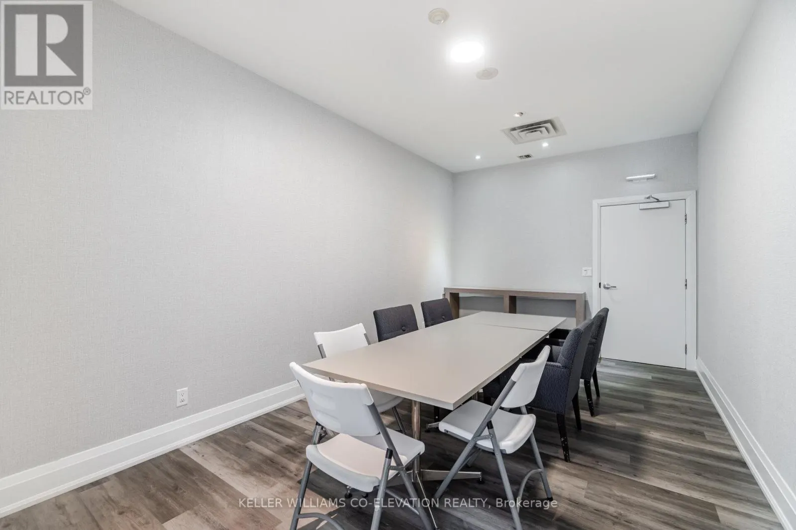 410 - 2088 LAWRENCE AVENUE W