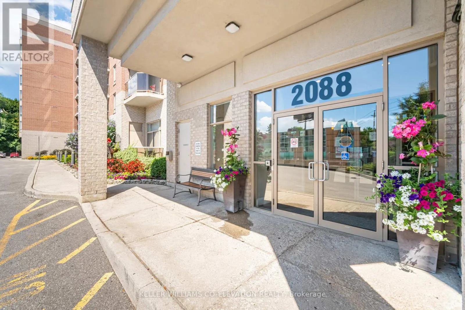 410 - 2088 LAWRENCE AVENUE W