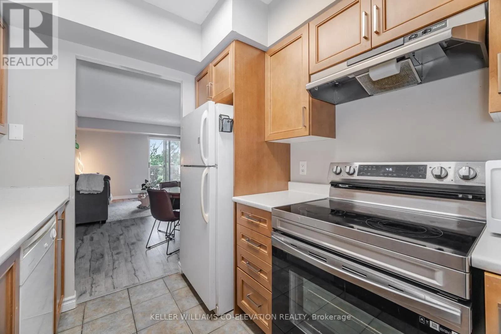 410 - 2088 LAWRENCE AVENUE W