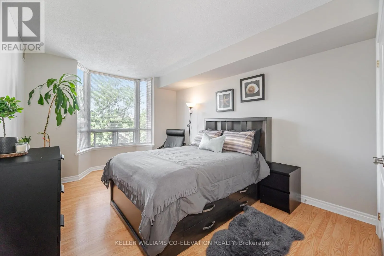 410 - 2088 LAWRENCE AVENUE W