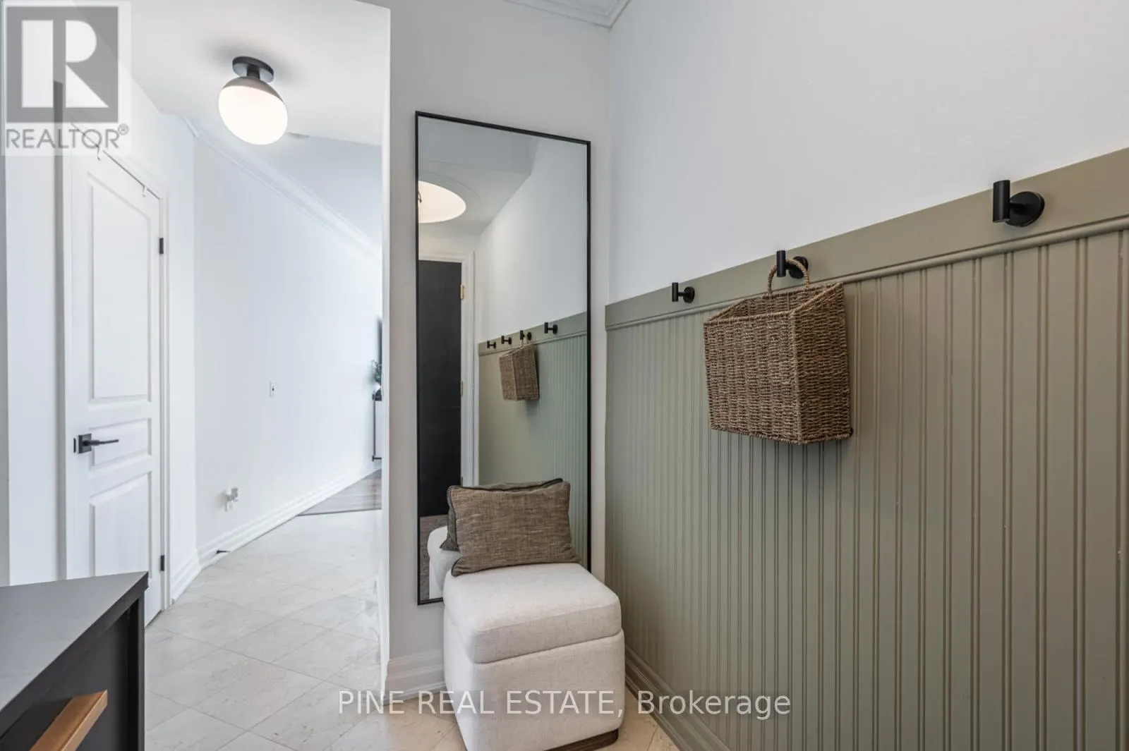 1112 - 2083 LAKE SHORE BOULEVARD W