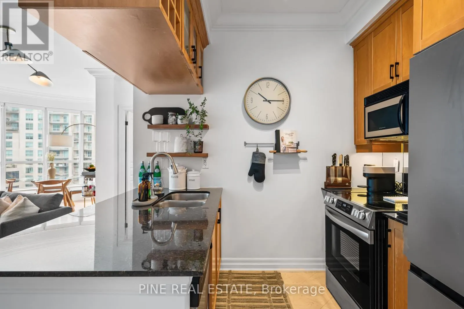 1112 - 2083 LAKE SHORE BOULEVARD W