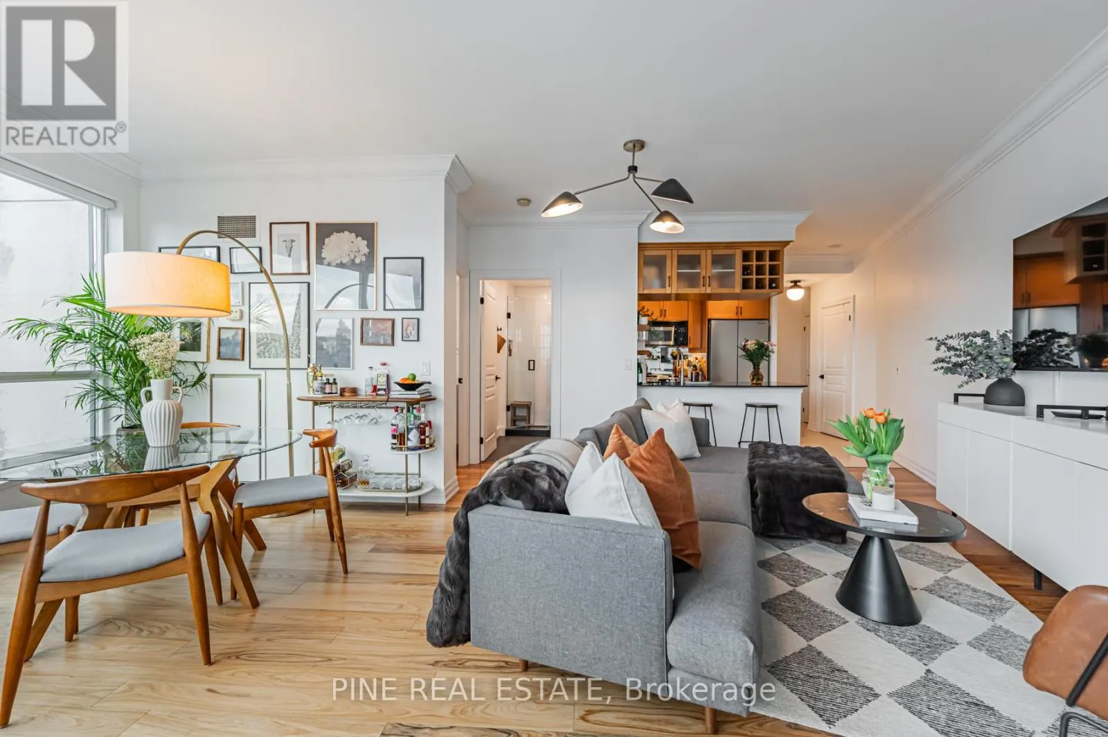 1112 - 2083 LAKE SHORE BOULEVARD W
