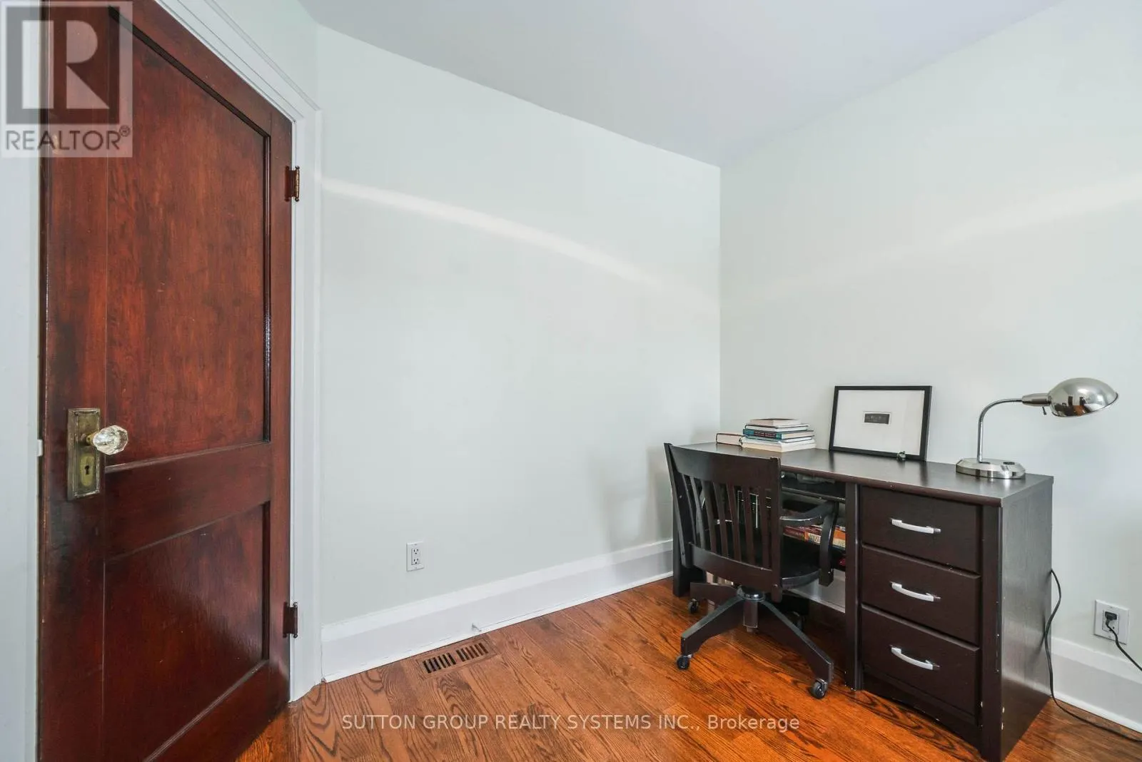 42 RUNNYMEDE ROAD