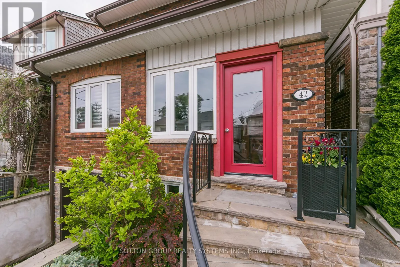 42 RUNNYMEDE ROAD