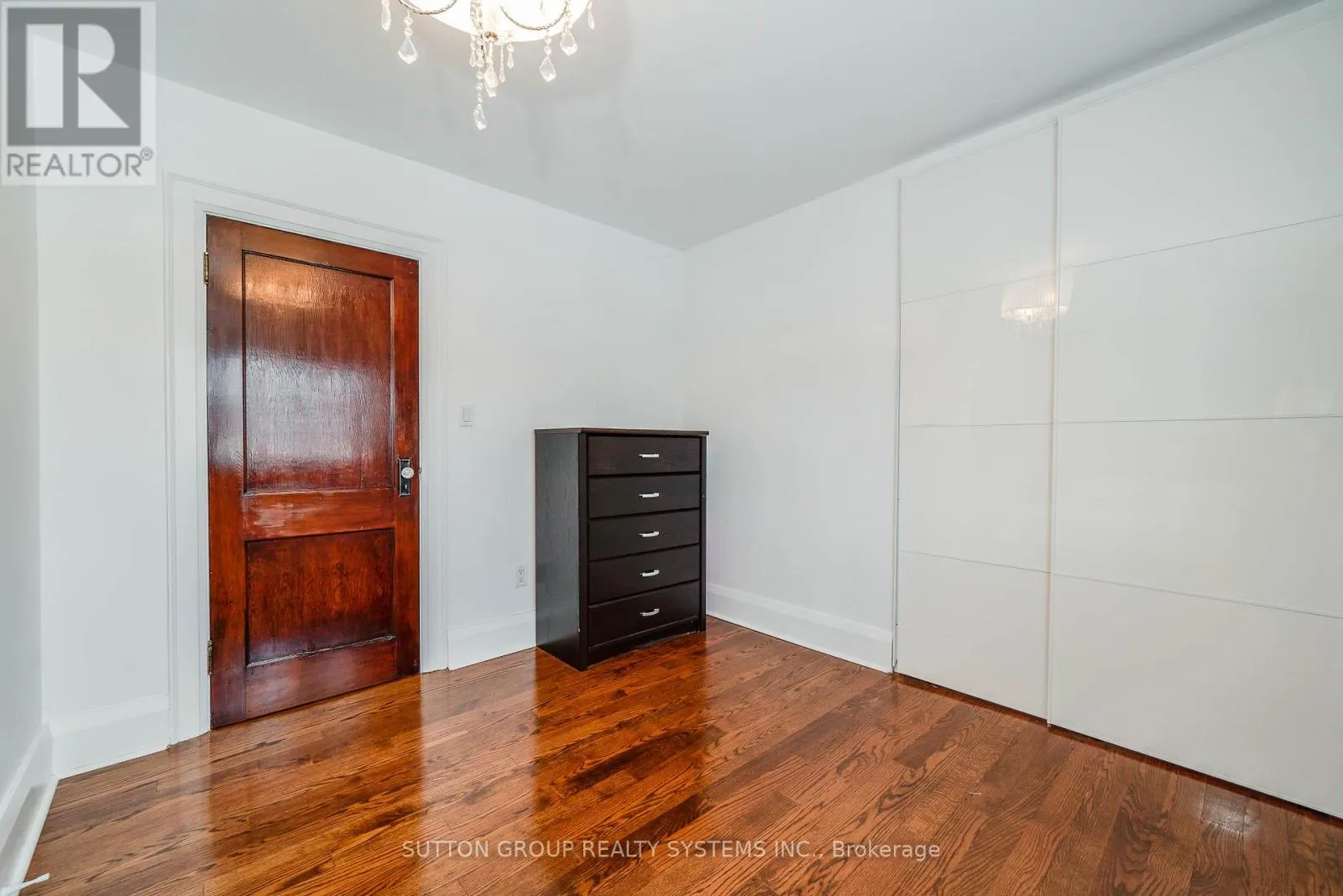 42 RUNNYMEDE ROAD