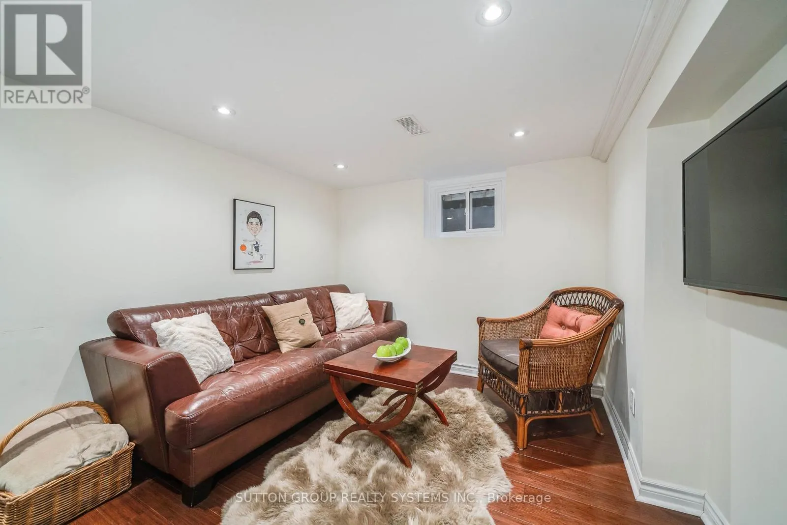 42 RUNNYMEDE ROAD