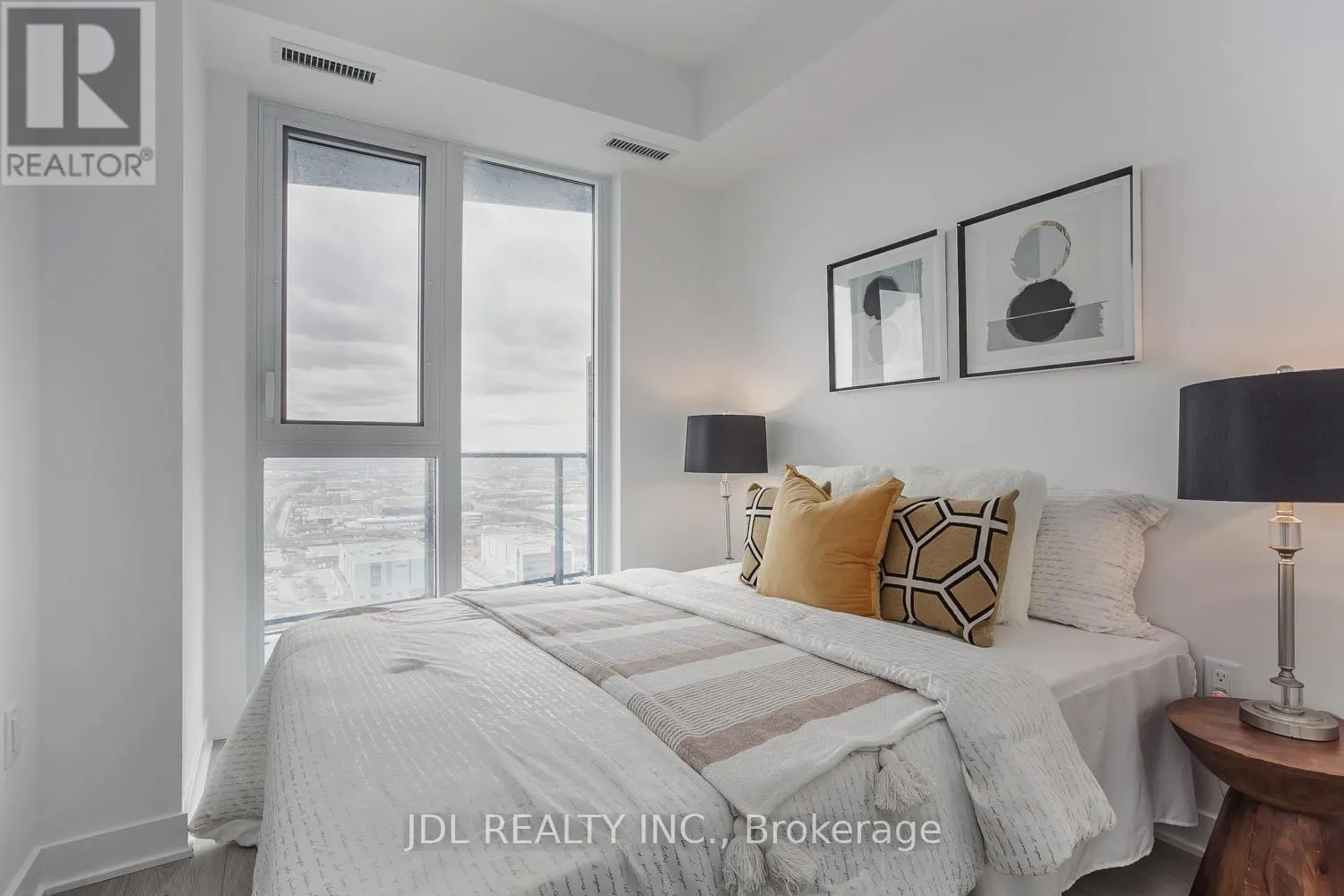 2809 - 36 ZORRA STREET