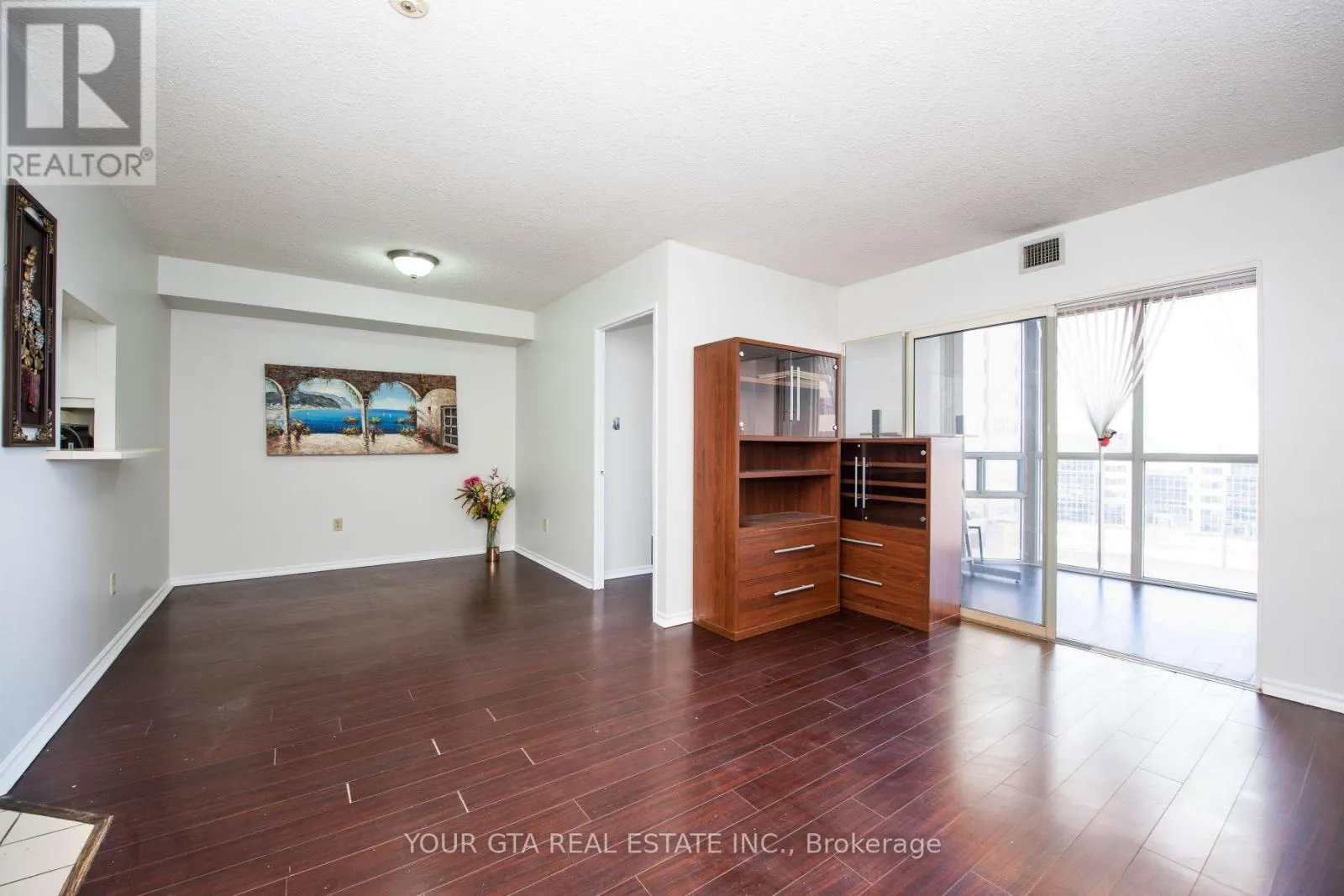 1006 - 265 ENFIELD PLACE