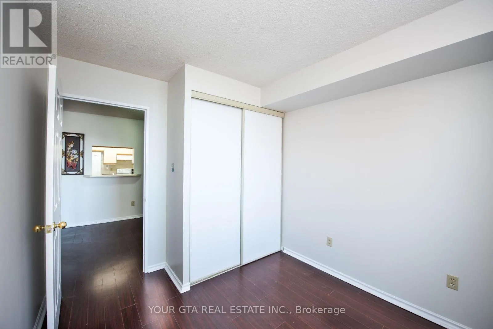 1006 - 265 ENFIELD PLACE