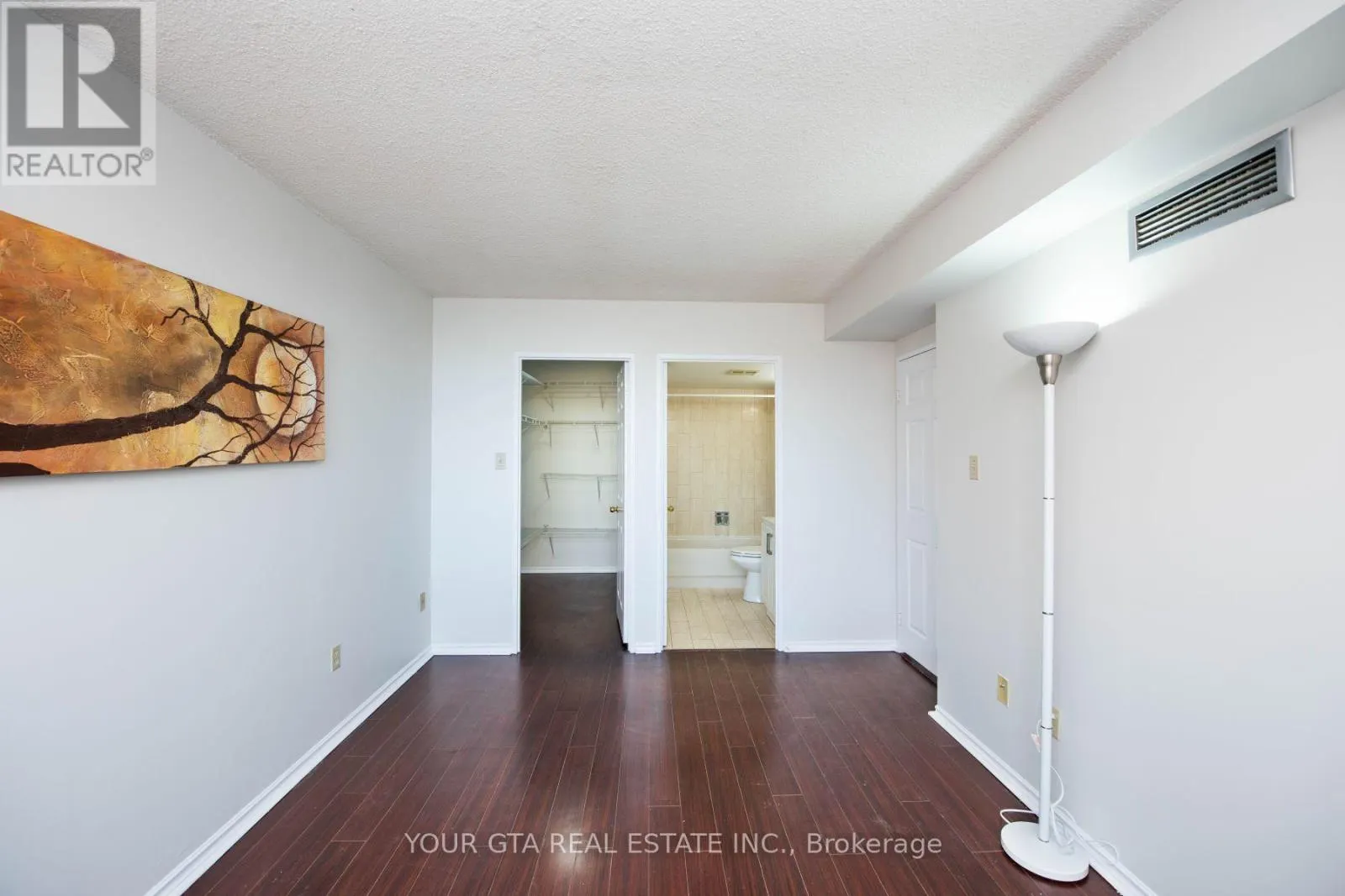 1006 - 265 ENFIELD PLACE