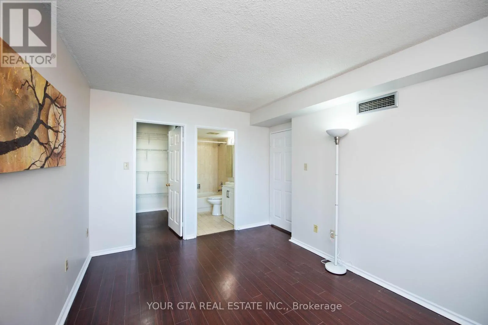 1006 - 265 ENFIELD PLACE