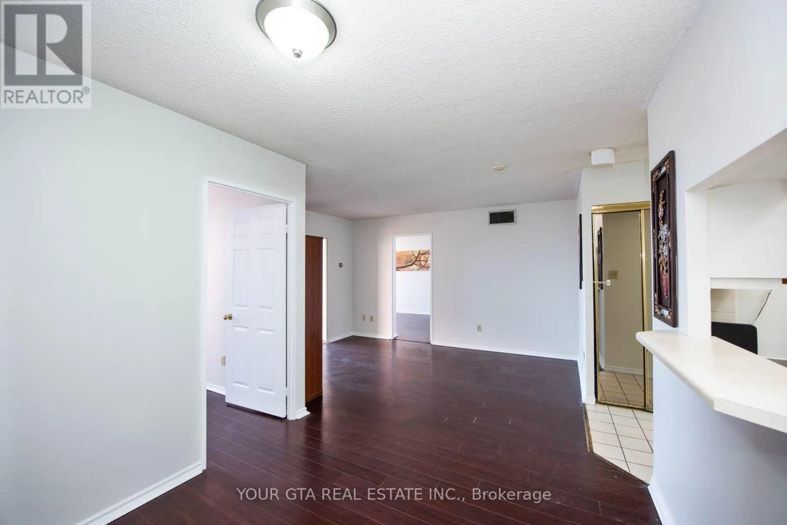 1006 - 265 ENFIELD PLACE