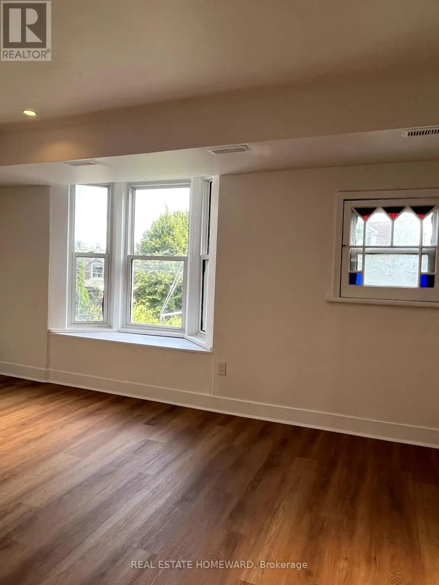 UPPER - 66 MELVILLE AVENUE