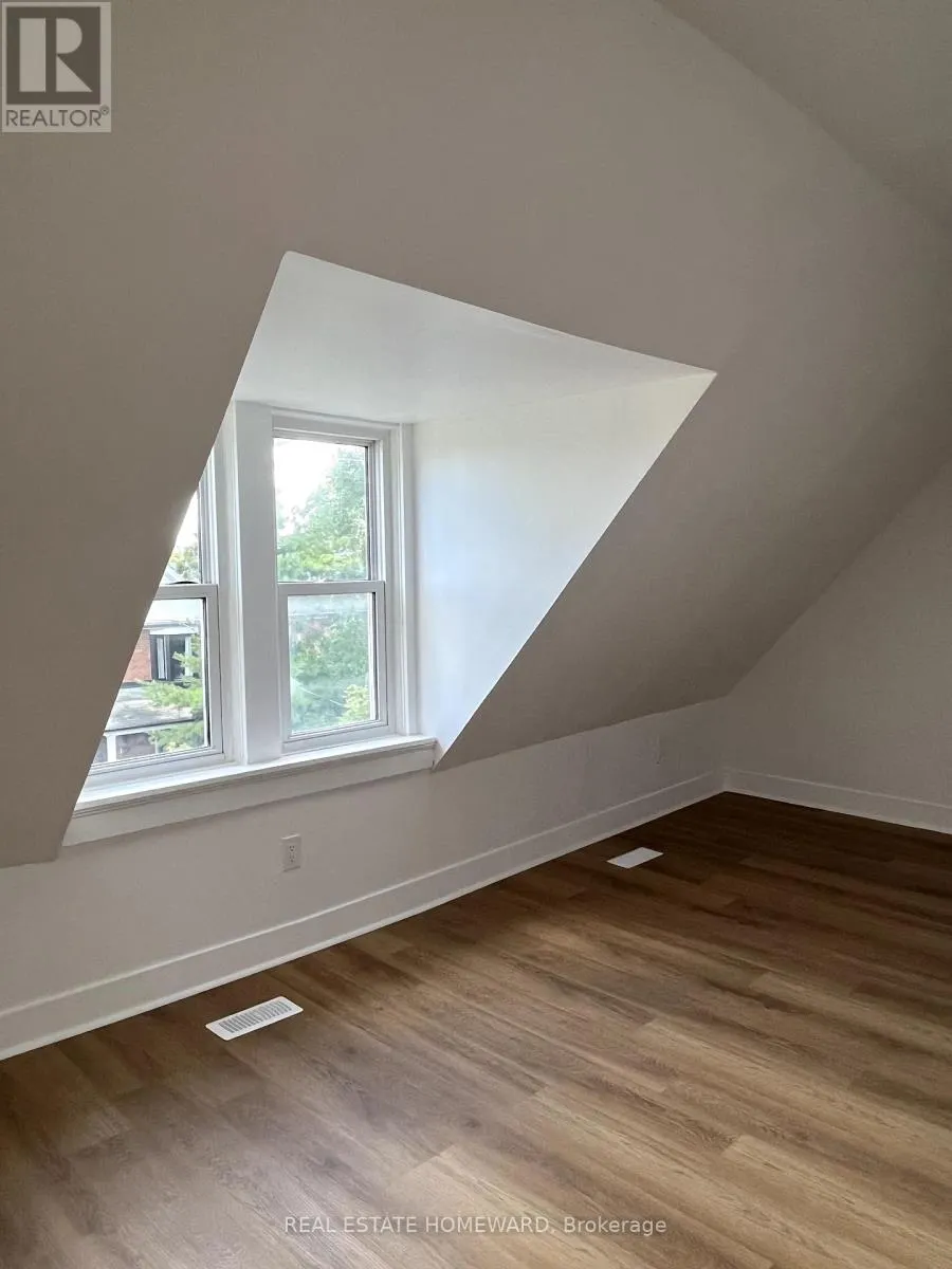 UPPER - 66 MELVILLE AVENUE