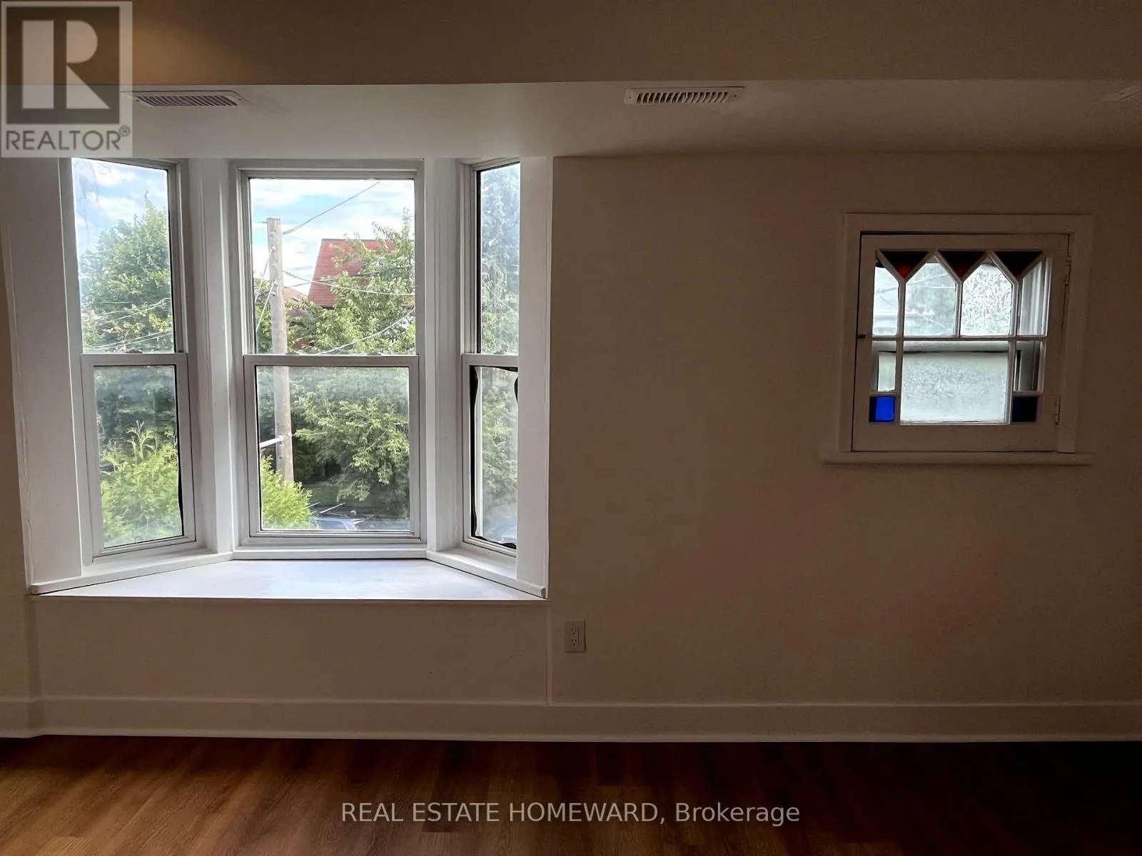 UPPER - 66 MELVILLE AVENUE