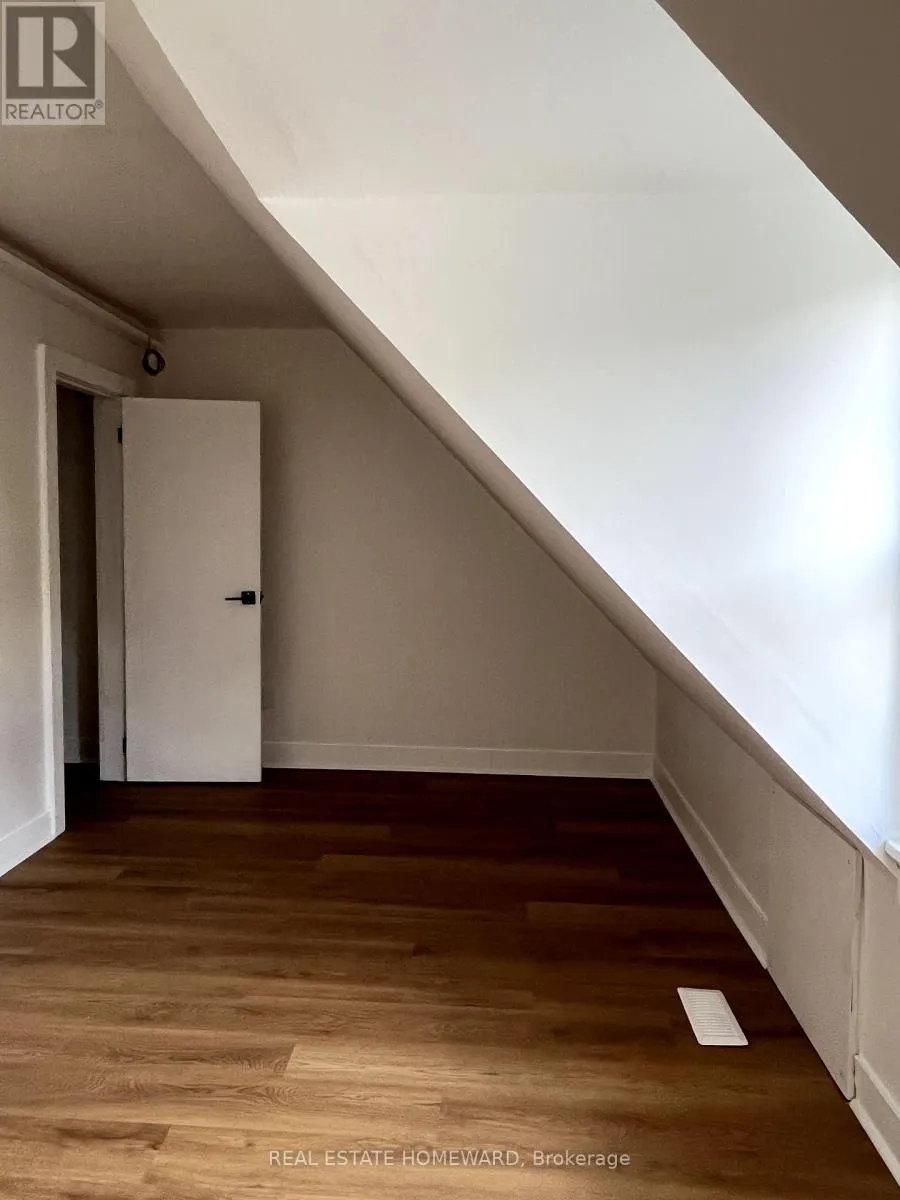 UPPER - 66 MELVILLE AVENUE