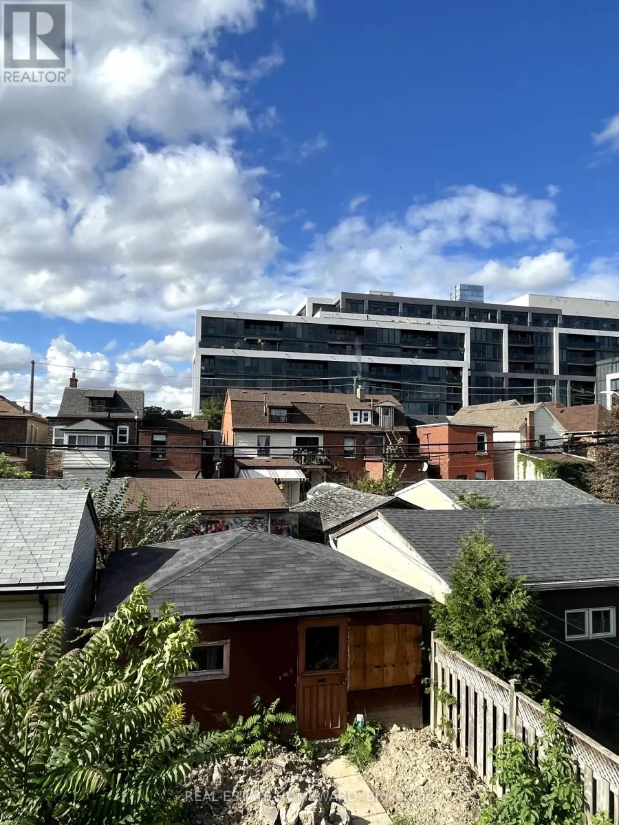 UPPER - 66 MELVILLE AVENUE