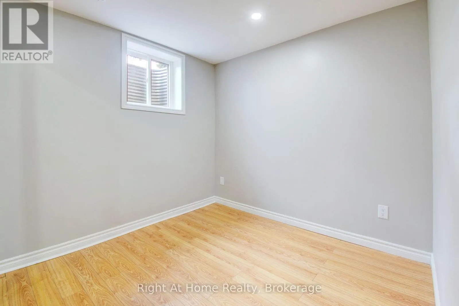 63 MARTINDALE CRESCENT