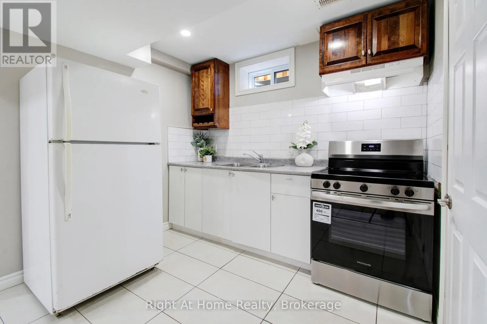 63 MARTINDALE CRESCENT