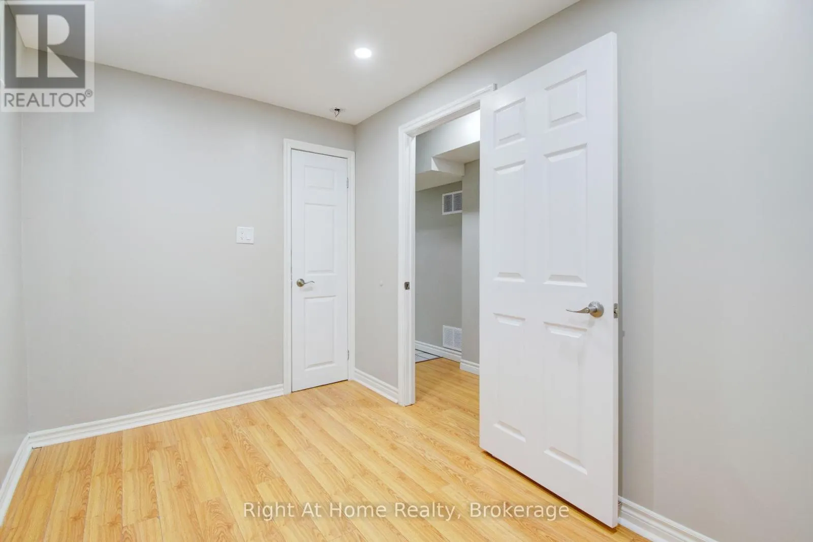 63 MARTINDALE CRESCENT