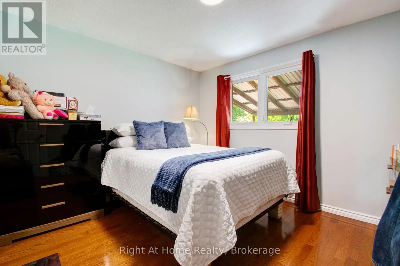 63 MARTINDALE CRESCENT
