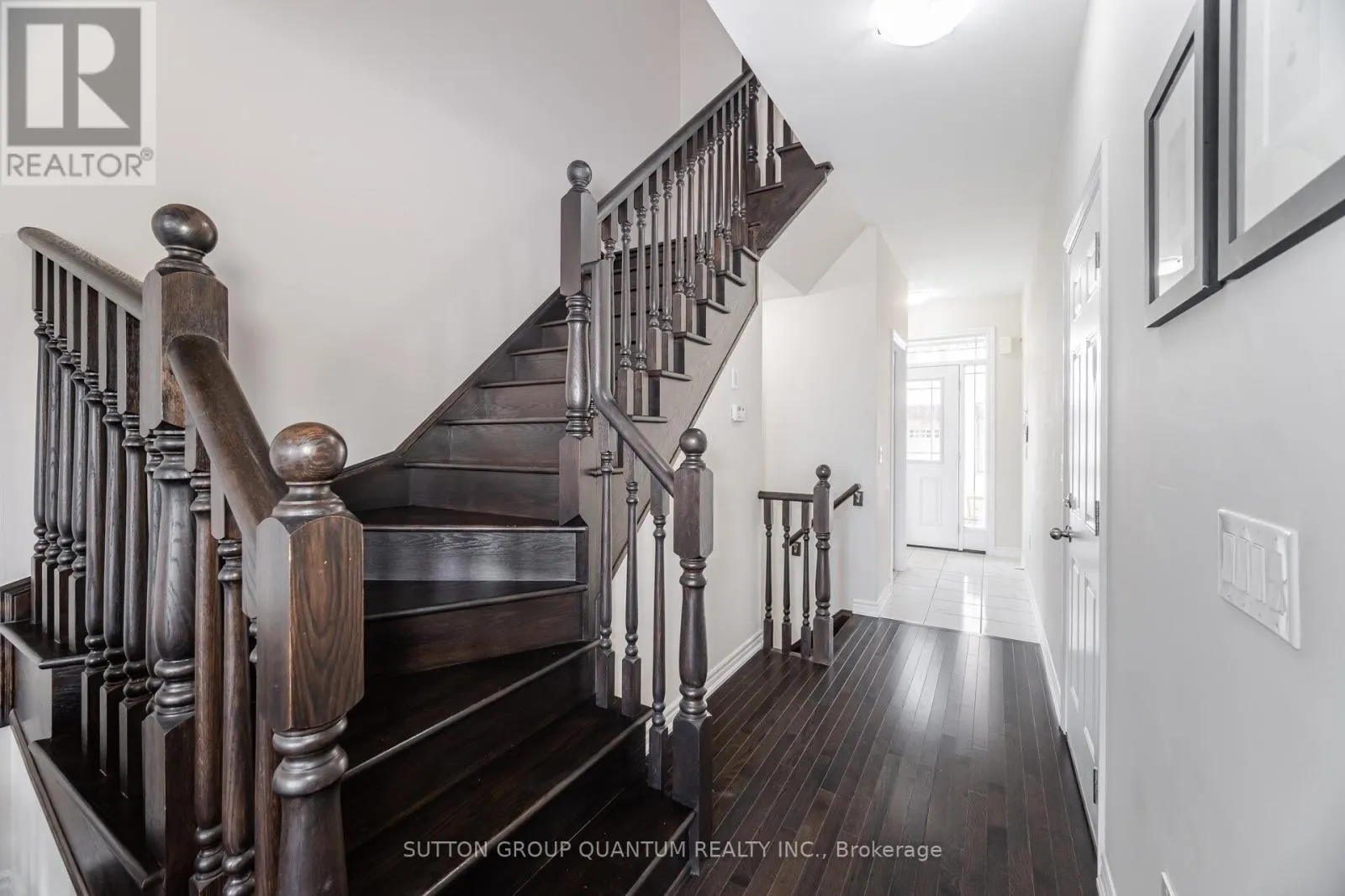 11 COSBURY LANE