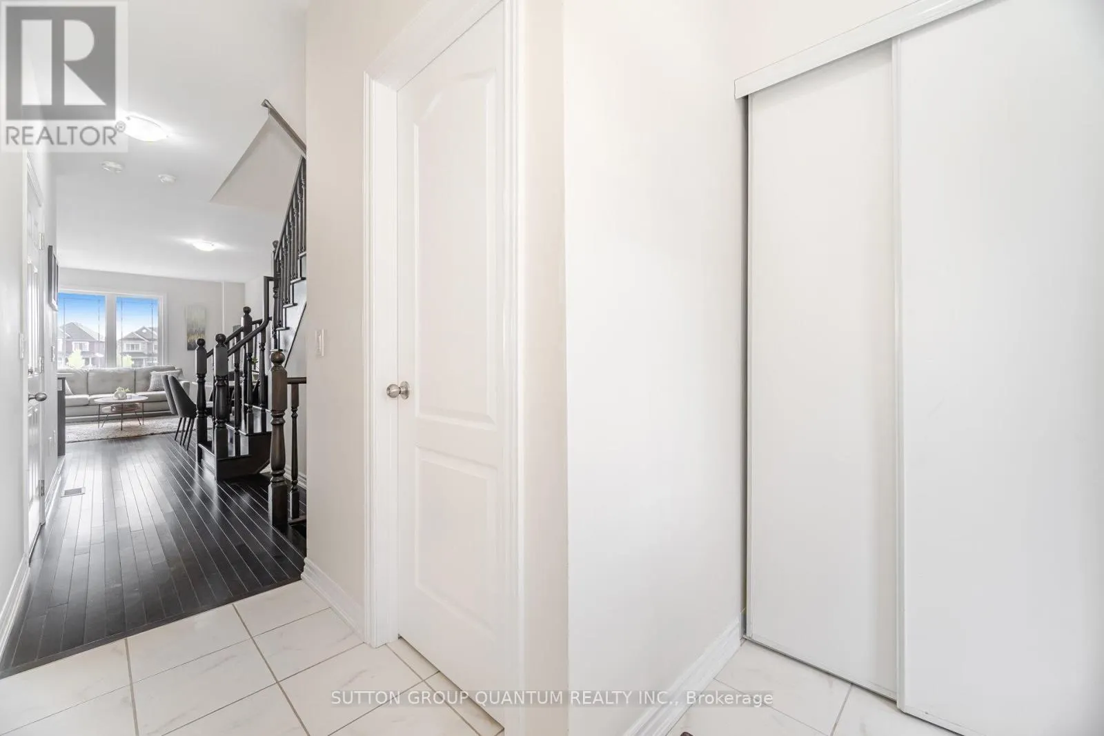 11 COSBURY LANE