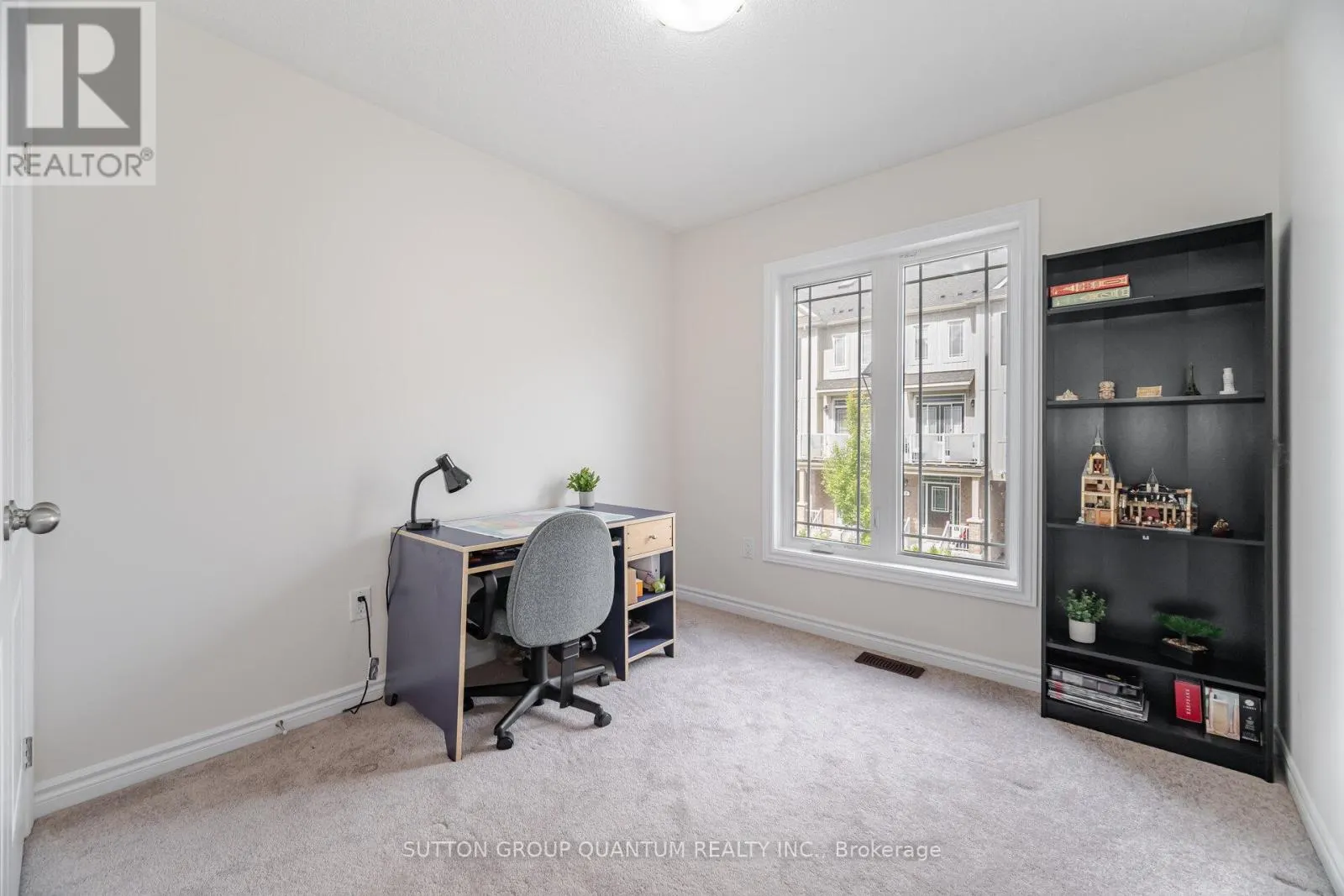 11 COSBURY LANE