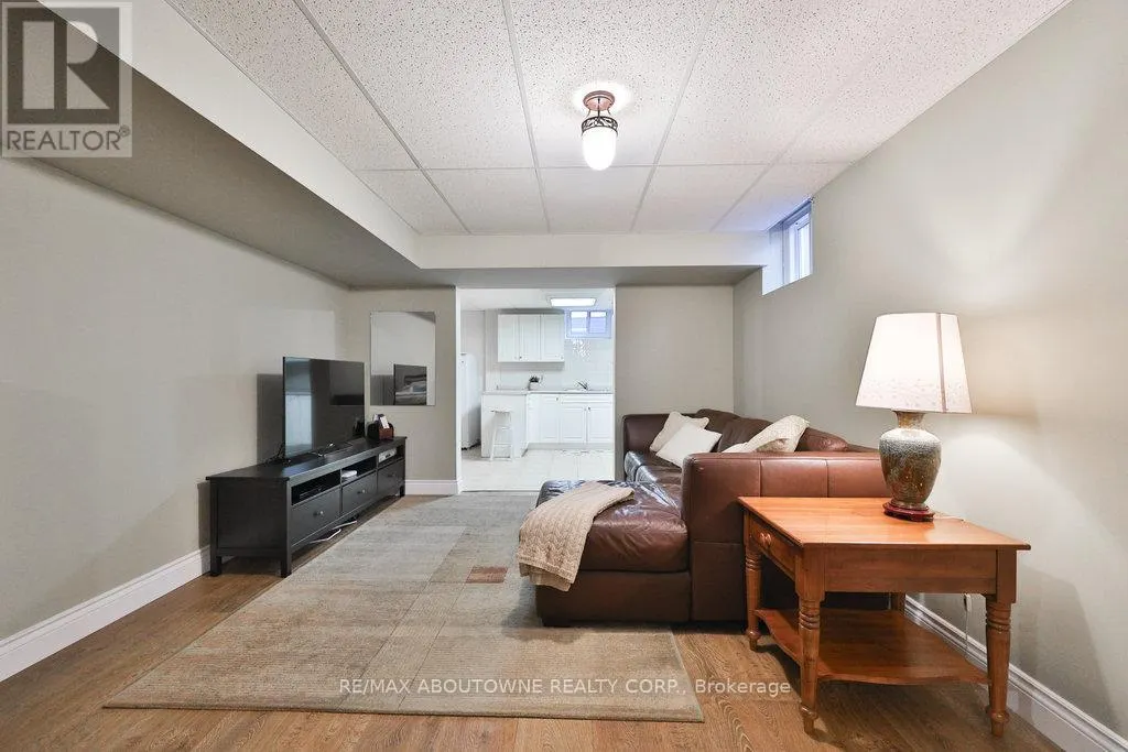 542 HAMBLING COURT