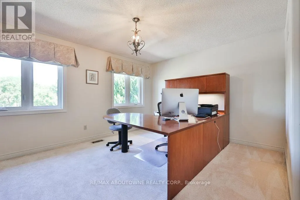 542 HAMBLING COURT