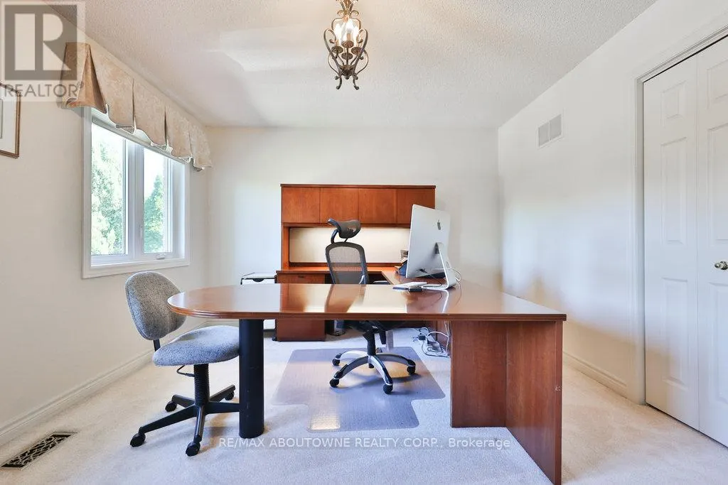 542 HAMBLING COURT